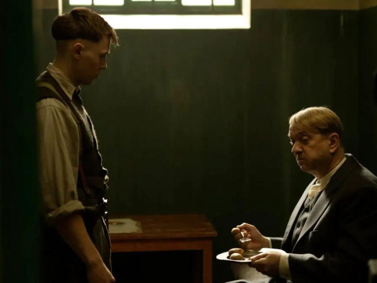 Quisling - Still 3